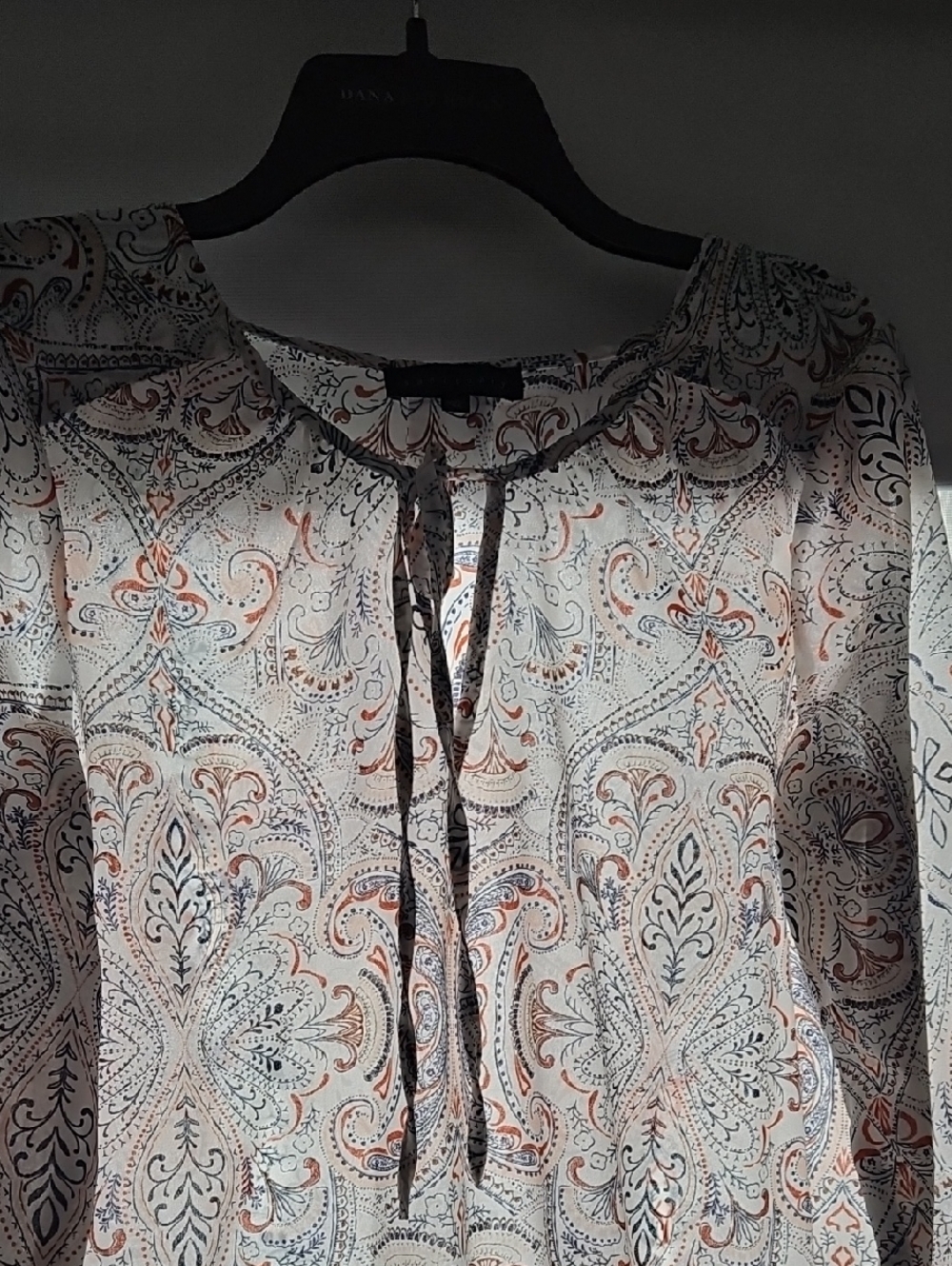 Sanctuary White Paisley Tie-Neck Blouse with Rust & Navy